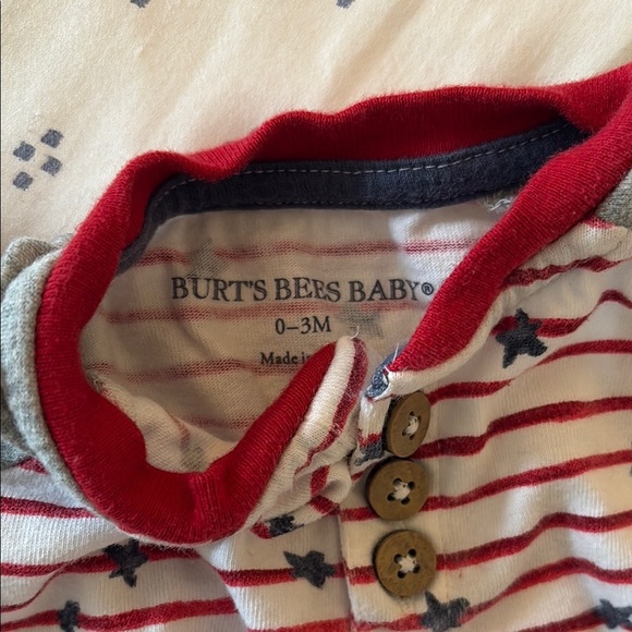 Burt’s bees Baby Red White and Blue Stars and Stripes one piece - Picture 3 of 4